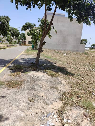 10 MARLA CORNER FACING PARK 60 FIT ROAD MOST BEAUTIFUL PRIME LOCATION RESIDENTIAL PLOT FOR SALE IN NEW LAHORE CITY PHASE 4