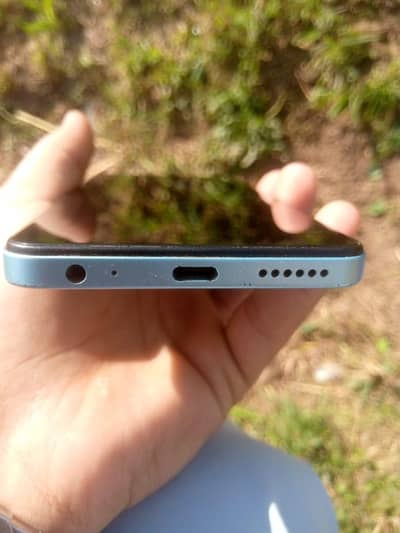 Infinix smart 8 pro 4 128    box and charger available hai