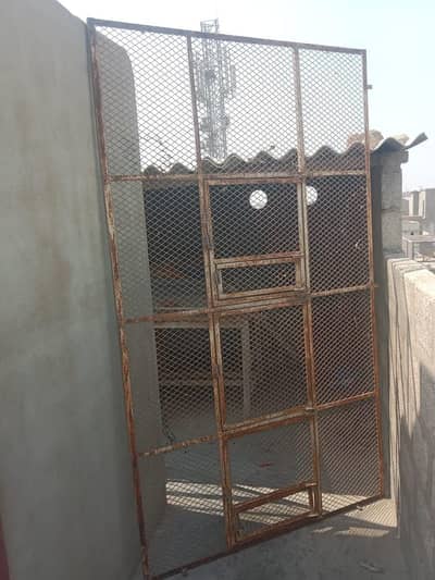 Floding Cage / Pinjra Colony
