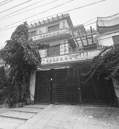 10 Marla Beautiful House For Sale