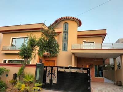 1 KANAL SLIGHTLY USED HOUSE FOR SALE NEAR TO PARK NEAR TO MOSQUE AT DHA PHASE 3