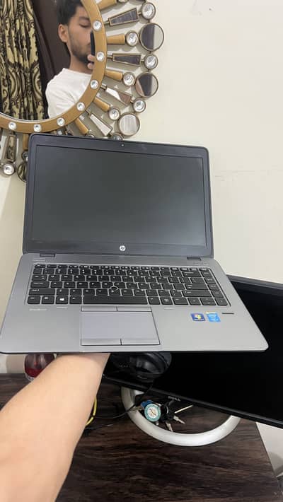 Hp g2 840 i5 5 th generation  8 128 ssd