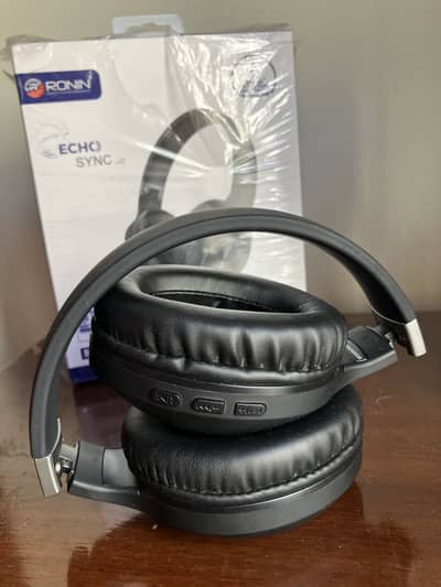 Ronin Headphones brand new condition