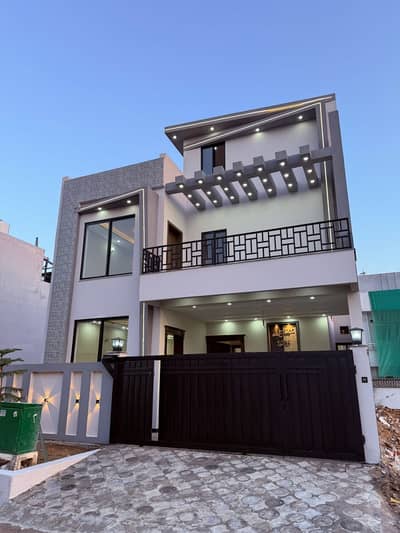 B 17 E Block 30x60 Brand New Designer House For Sale