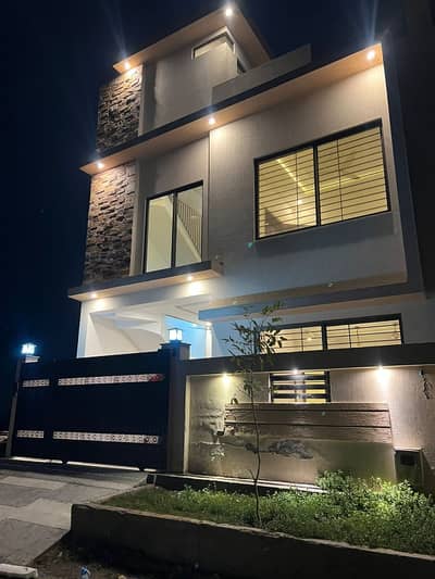 B 17 C 1 Block 5 Marla Double unit for sale