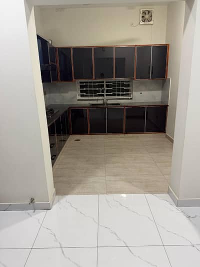 1 Kanal Upper Portion Available For Rent