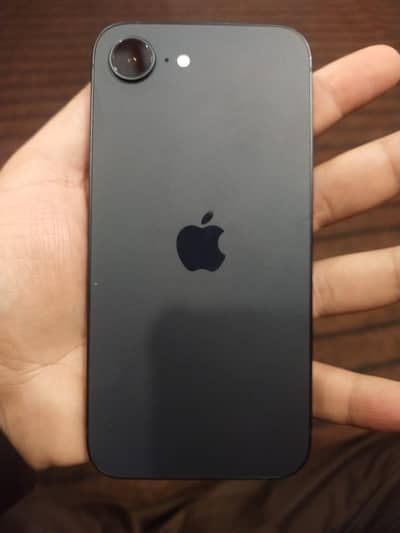 iPhone 16e 128gb jv 100 % health 5 cycle8 months apple warranty