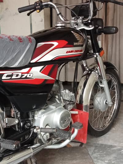 Honda CD 70 2025 model total genuine condition 10/10 documents clear