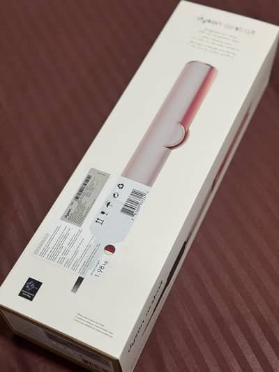 Dyson Airstrait. Hair straightener.