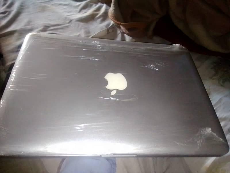 MacBook pro window 7 installed 2