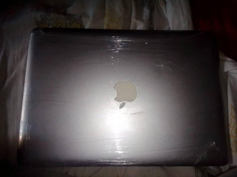 MacBook pro window 7 installed 3