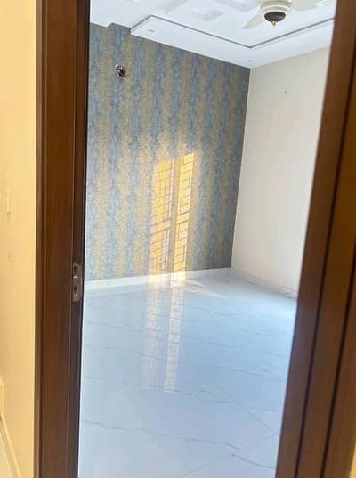 Spacious Prime Location 5 Marla House Available For rent In Wapda Town