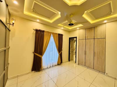 Prime Location House Of 10 Marla Is Available For rent