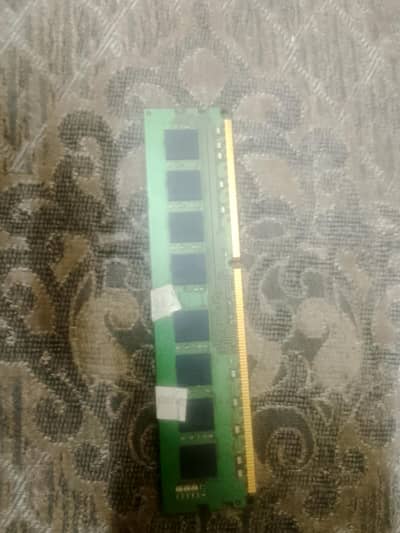 8 gb ram DDR 3      Urgent Sale