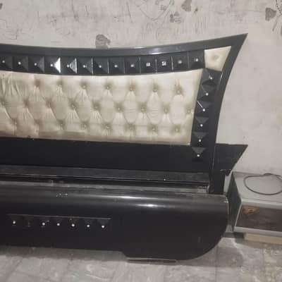 king Size bed For Sale