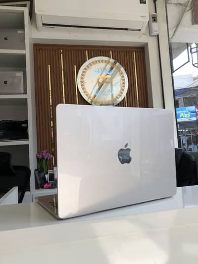 MACBook Air M2 |GOLDEN colour | 8gb 256gb with box