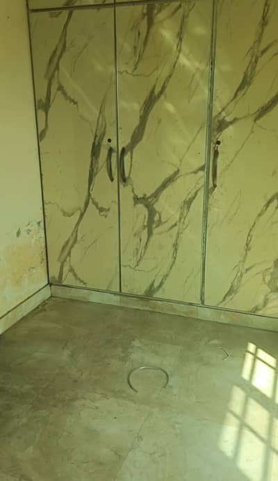 4th floor flat Available Commercial Plaza