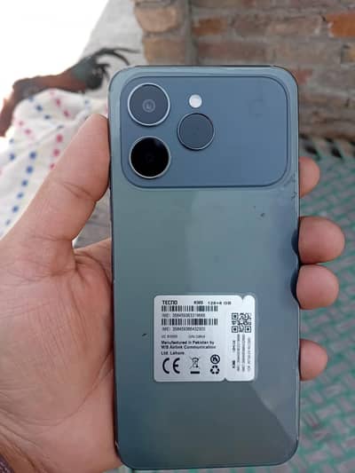 selling my mobile some need money