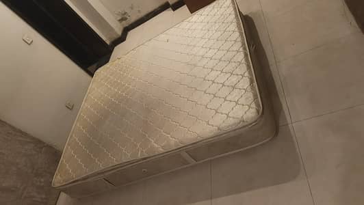 Box Mattress Gadha