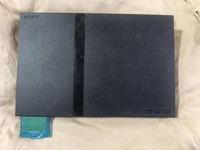 play station with gaming CD iss price mein