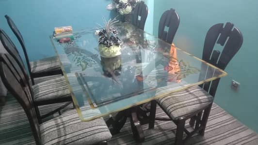 shesham wooden dinning table with 6 chairs