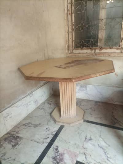 center wooden dinning table