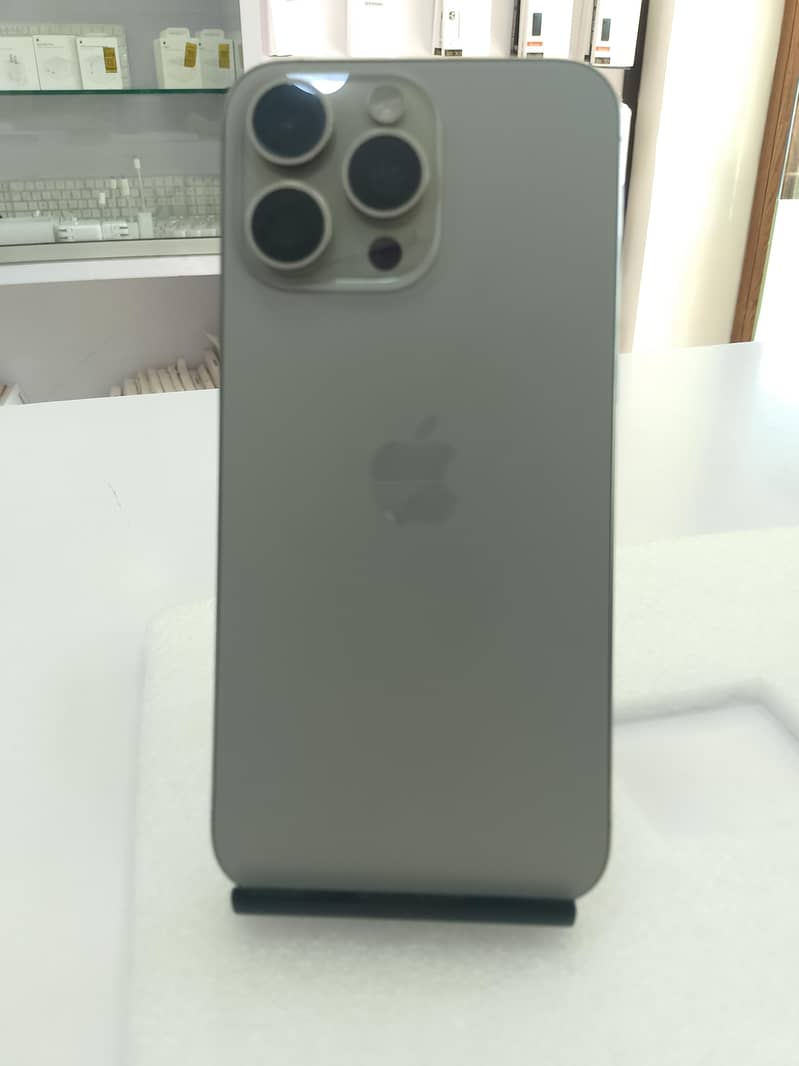 iPhone 15 pro max 0