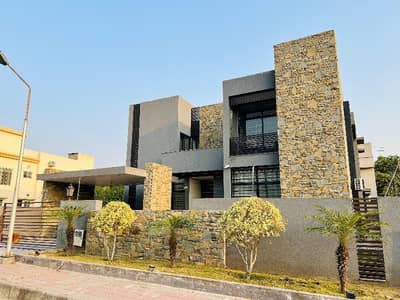 1 Kanal Luxury House Available For Sale In Bahria Town Phase 3