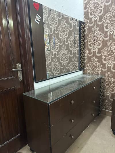 High Quality Bed Set with dressing and side table