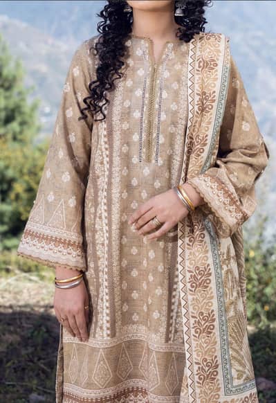 Printed Unstitched Khaddar Suit - 3Pc