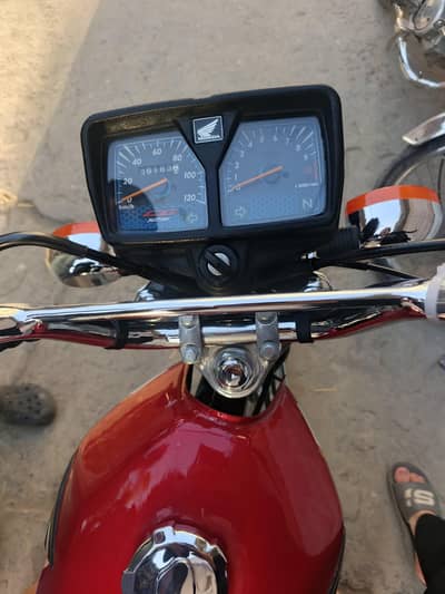 Honda 125 special edition silver 24/25 lush condition