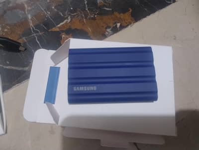 Samsung t7 shield portable SSD 1tb