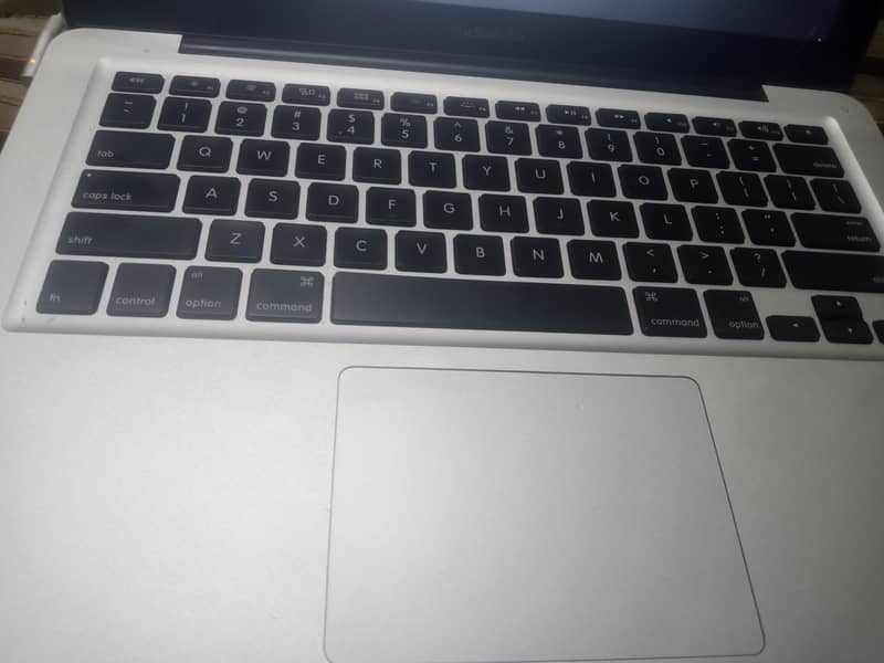 MacBook pro 2012 model mid 3