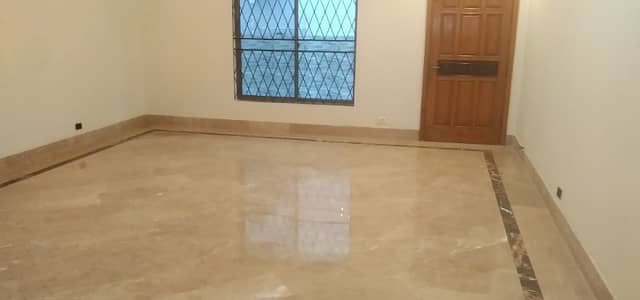 Kanal Upper Portion Available For Rent In DHA Phase 4 Lahore