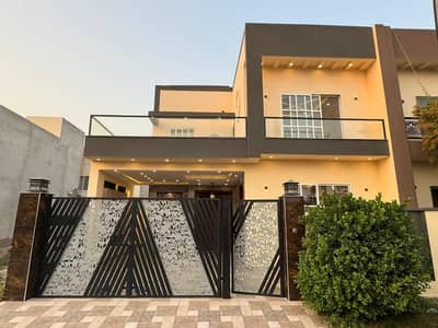 Prime Location House Of 7 Marla Available For sale In Buch Executive Villas