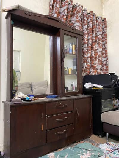 Wooden Bed with show case and dressing table Need to sale urgently