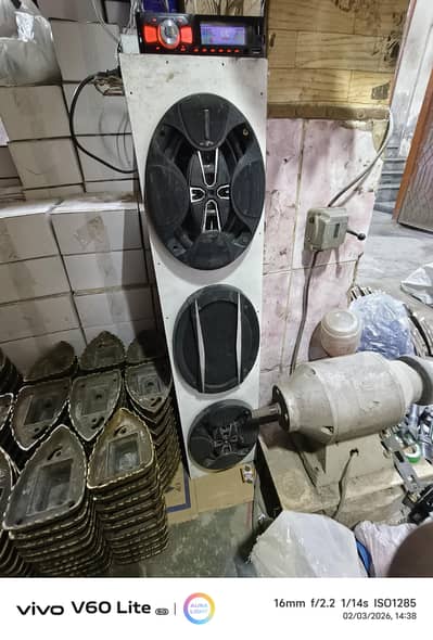 3 speakers with boxx nd mp3 type 4 cars