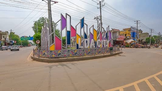 Top Location Corner +75 Feet Road Plot For Sale K block LDA City Highly Recommend For investment