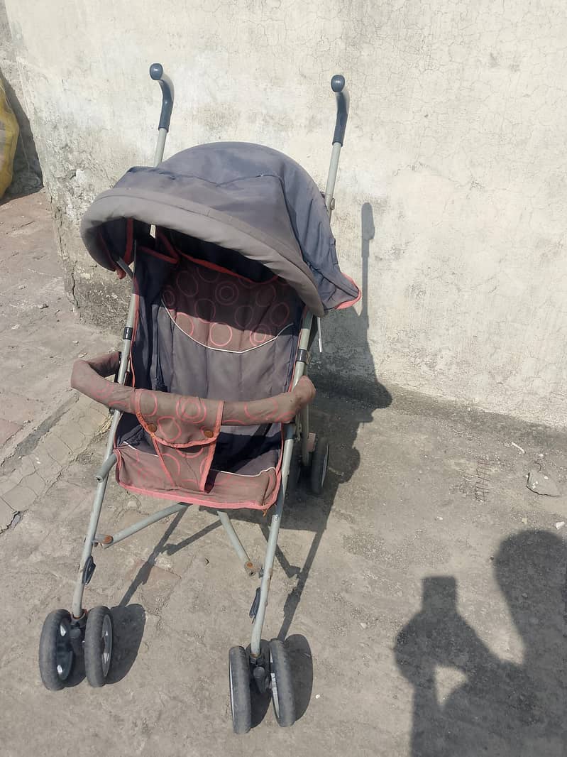 Good conditioned pram 2