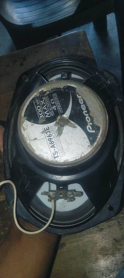 Car speaker  used 1year marhan car 2 spaker
