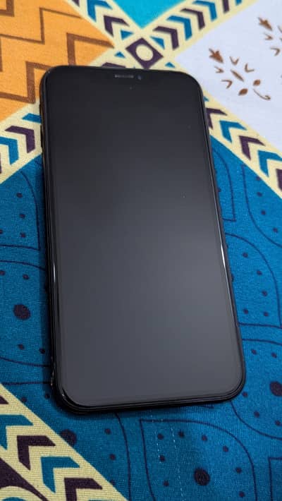 i phone xr in excellent condition water pack 128 gb