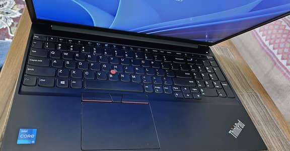 Lenovo Thinkpad 15.6 i5-11th Gen 16/512GB