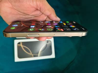 Factory unlock|  16 Pro- Natural Titanium-10/10 NON PTA