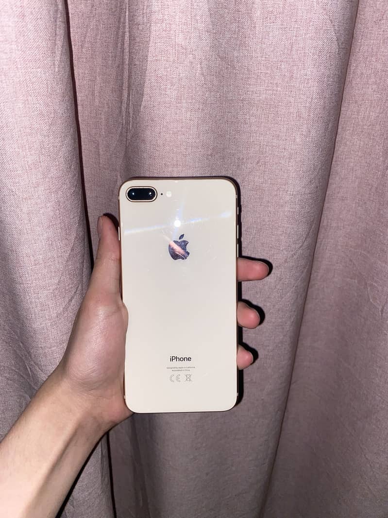 IPHONE 8 PLUS 1
