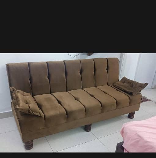 Sofa cumbed. . 11