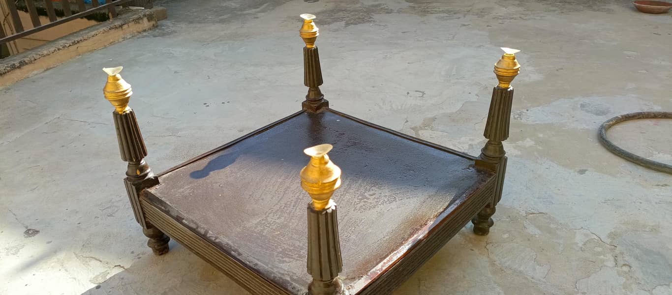 Table without mirror 3