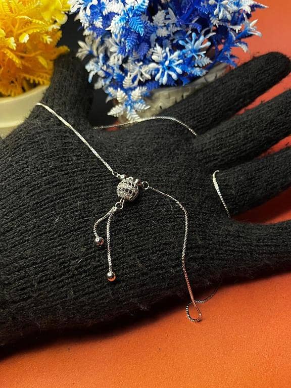 Elegant Pendant Necklace for Girls - Stylish Chain Jewelry for Fashion-Forward Kids