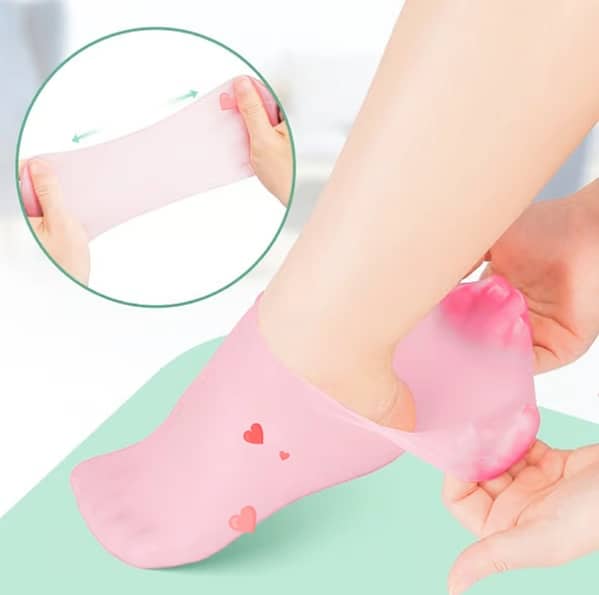 Inner silicon Moisturizing Socks, Gel Socks Soft Moisturizing Gel Socks, Gel Spa Socks for Repairing and Softening Dry Cracked Feet Skins, Gel Lining Infused with Essential Oils and Vitamins