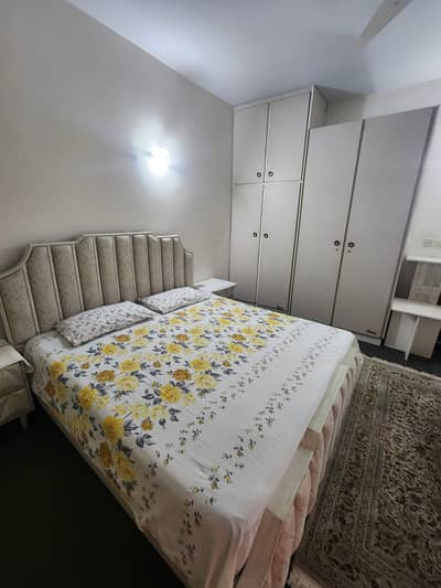 Fully Furnished 1 Bedroom Bath Tv Lounge