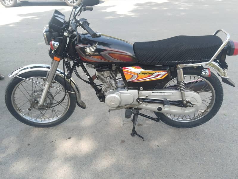 یہ سیل کر کے نیو بائک لینی ہے 2